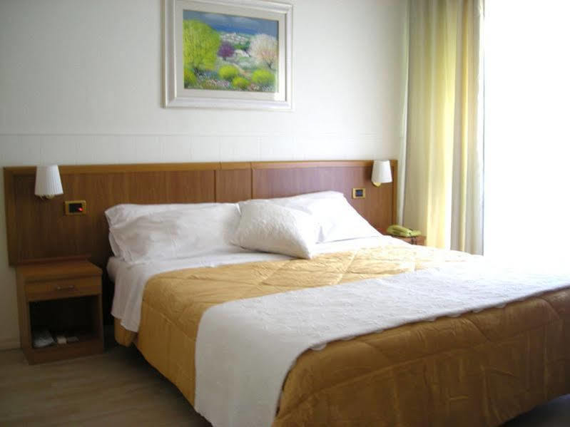 Hotel De La Ville Central Latina Eksteriør bilde